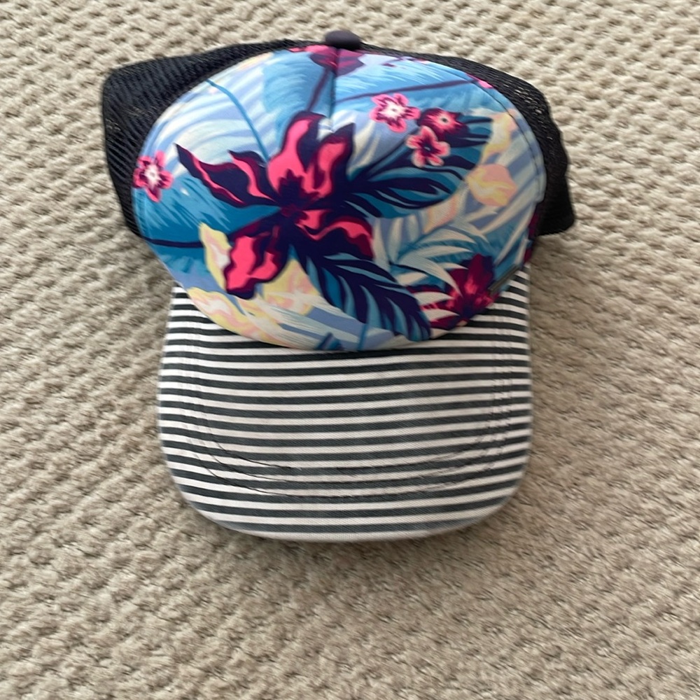 Roxy hat